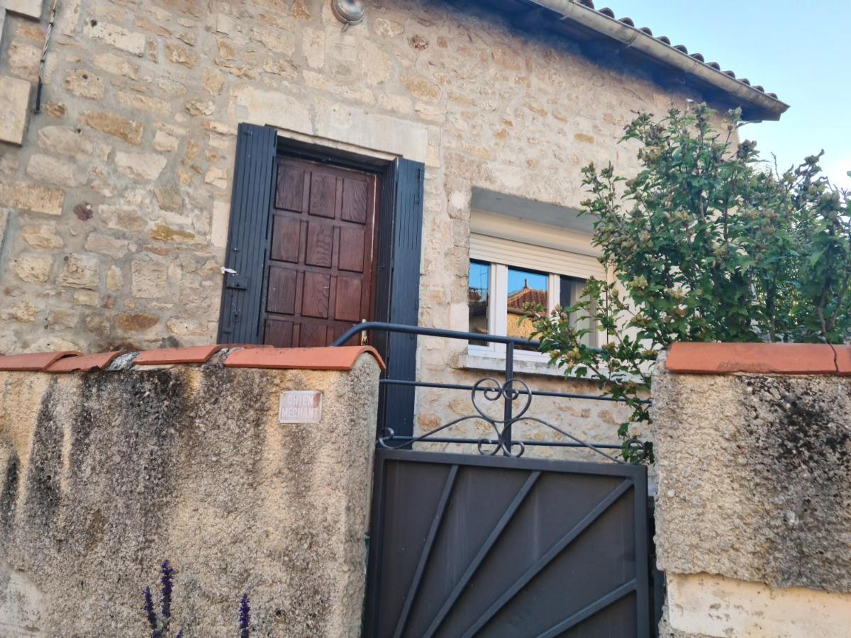 Entier Situe A Fleurignac. Apartment Taponnat-Fleurignac